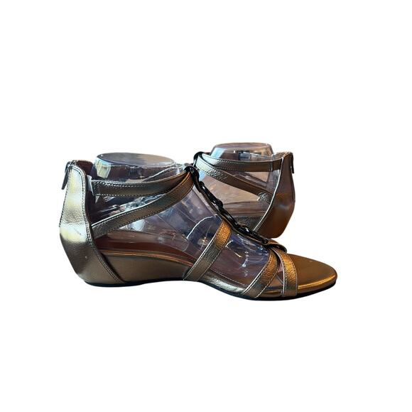 Euro Soft by Sofft Sandals Riana Wedge Size 10 Metallic Pewter Zip Gladiator - Picture 2 of 8